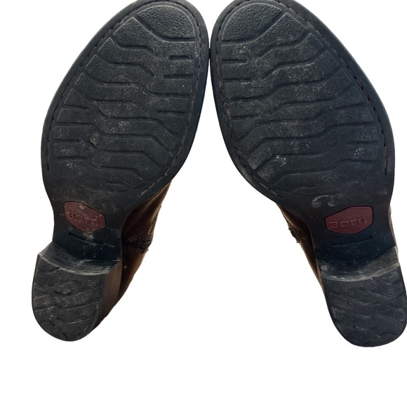 Born,Helen style Chianti burnish brush off low riding boots. Size 8 model D78647 - Picture 3 of 5